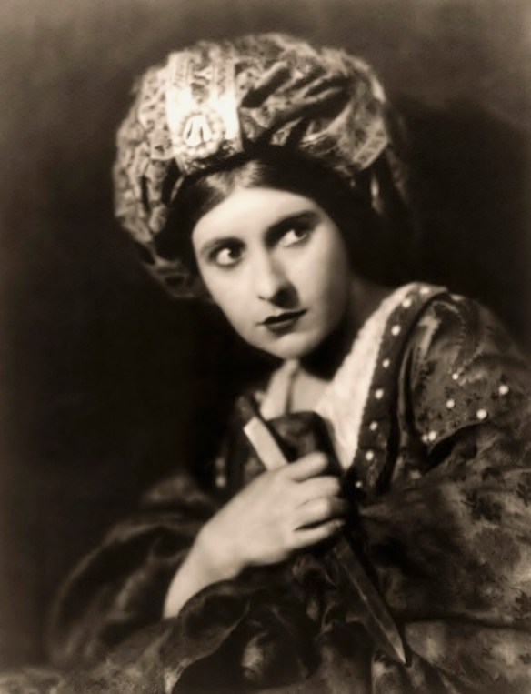 Pearl White - c. 1915-1920