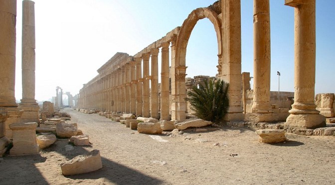 Cardo maximus et l&rsquo;enceinte sacrée, géographie de la Tradition Primordiale